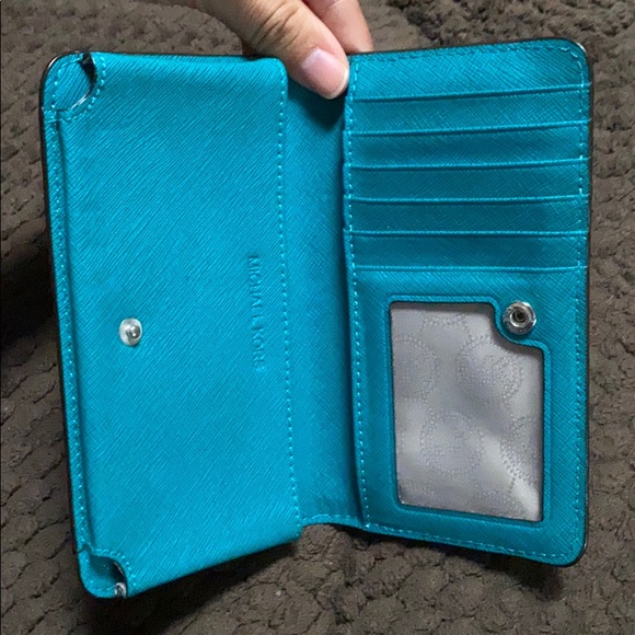 Michael Kors Wallet - Picture 2 of 3